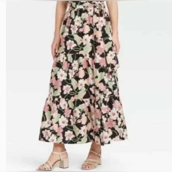 WHO WHAT WEAR | Floral tiered wrap-around maxi skirt - Picture 1 of 6